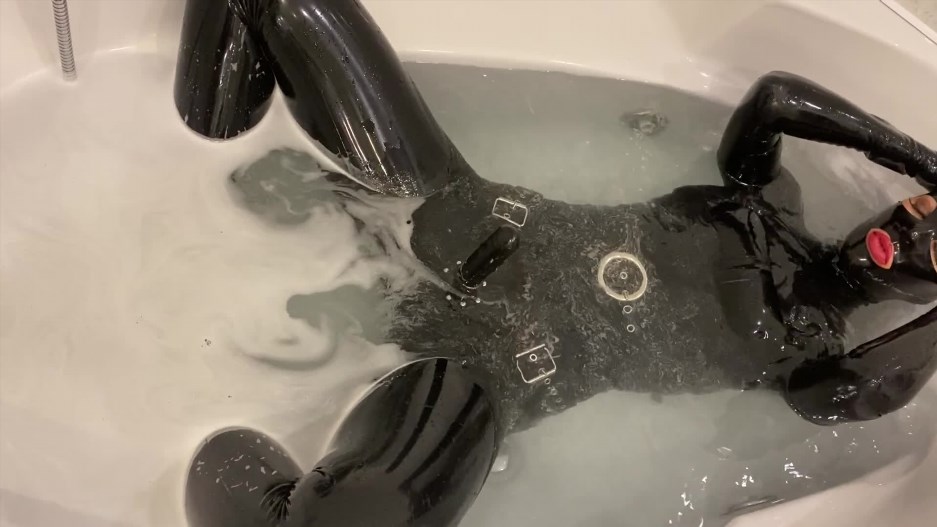Kinky Bath